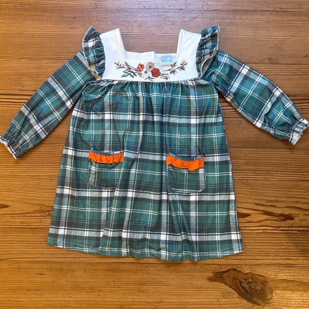 Boutique green plaid floral‎ embroidered ruffle long sleeve dress SIZE 4